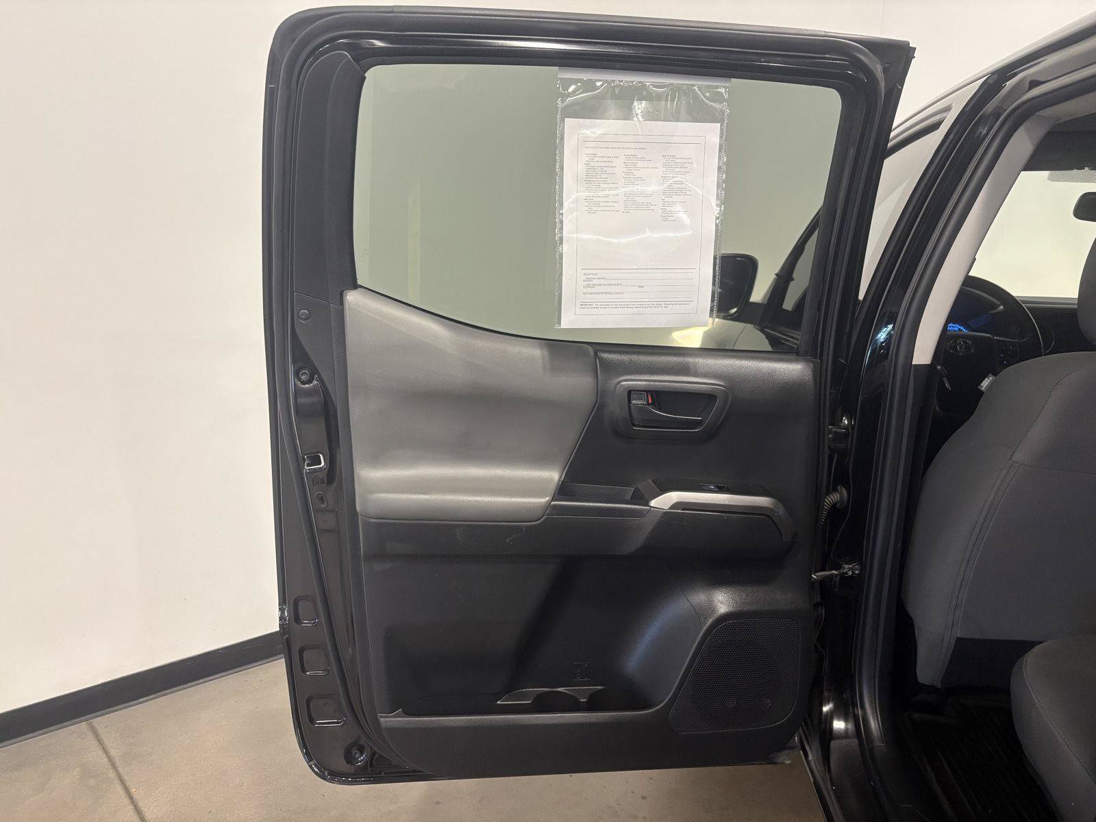 Used 2023 Toyota Tacoma SR5 AWD/4WD image 28