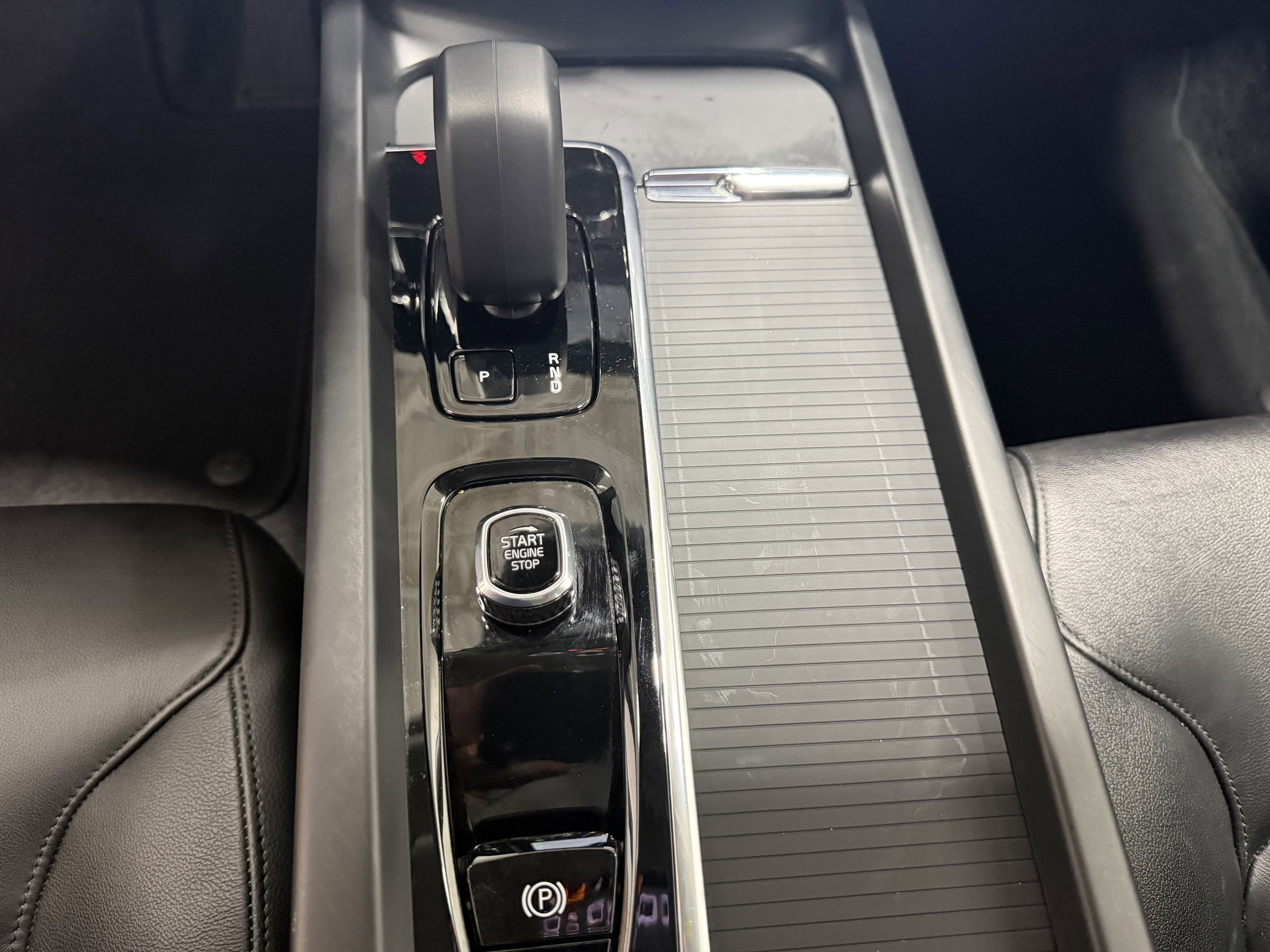 Used 2024 Volvo S60 B5 Core image 19