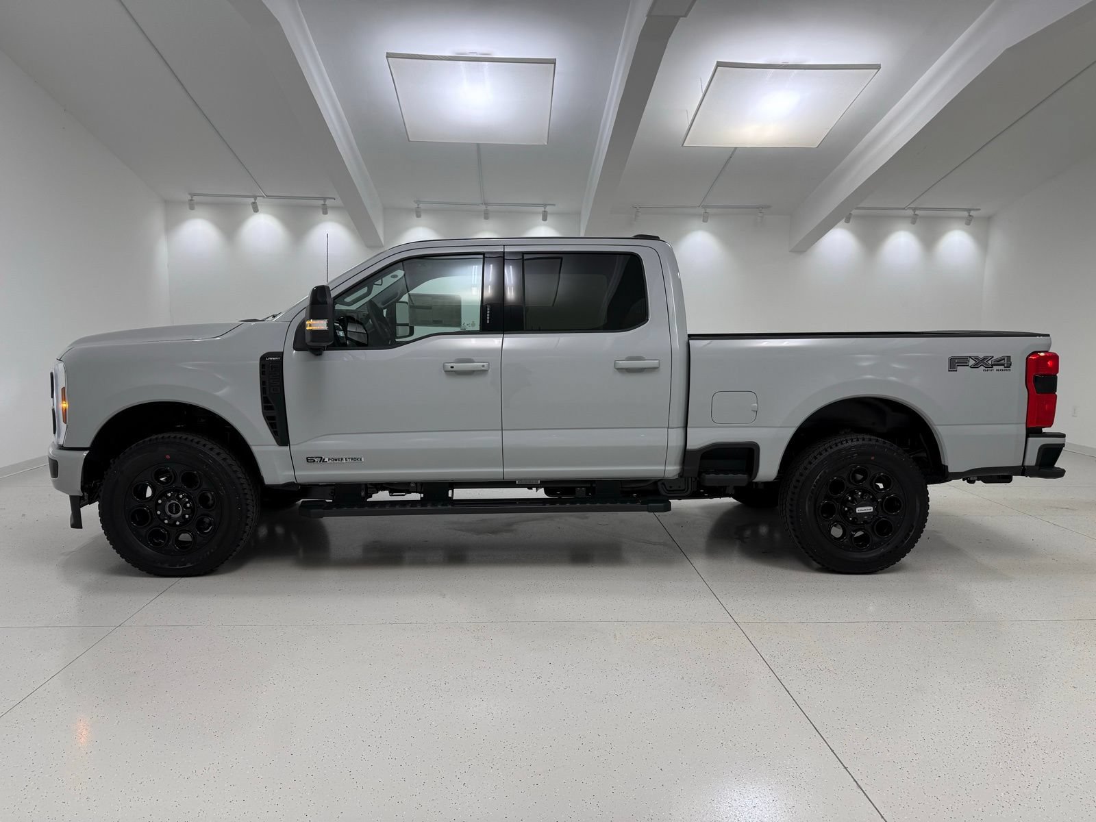 New 2026 Ford F250 Lariat w/ Black Appearance Package AWD/4WD image 4