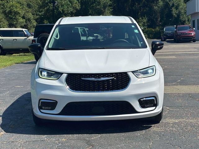 Used 2024 Chrysler Pacifica Touring-L FWD image 29