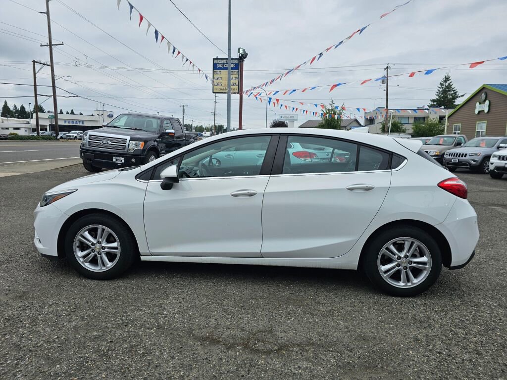 Used 2017 Chevrolet Cruze LT w/ Convenience Package image 4