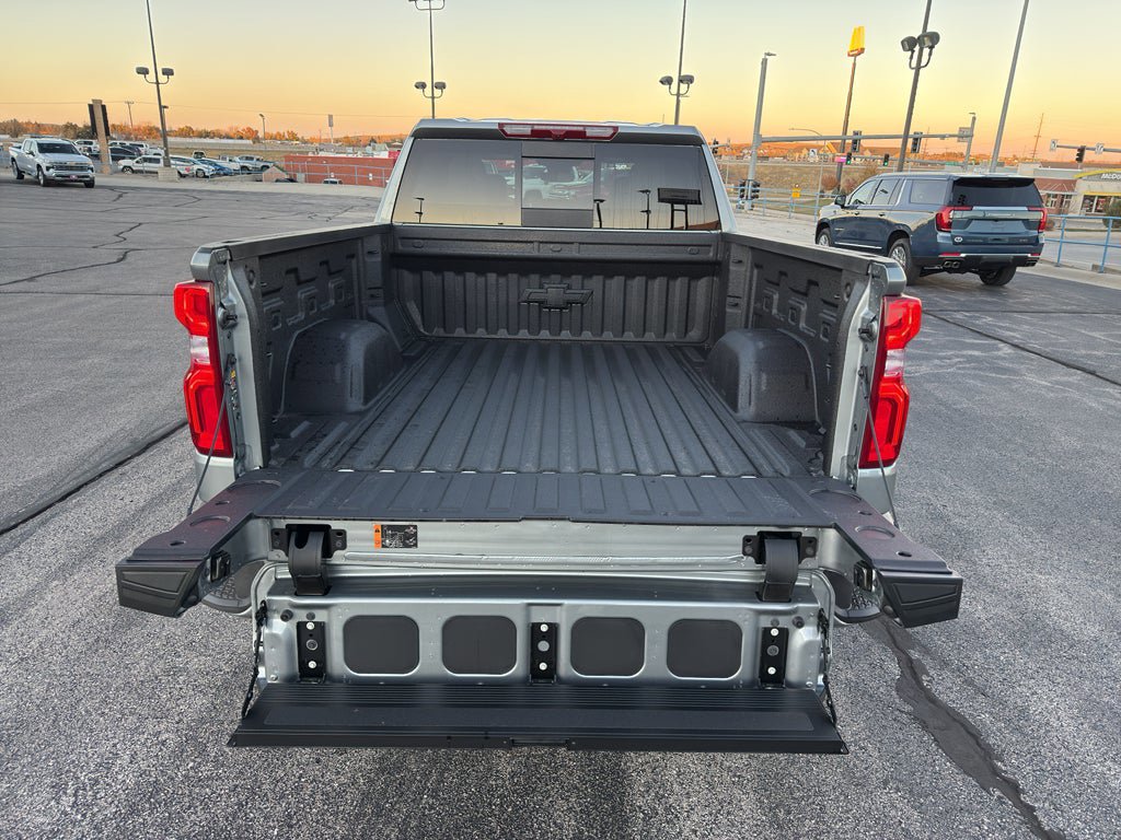 New 2026 Chevrolet Silverado 1500 RST w/ Redline Edition AWD/4WD image 15