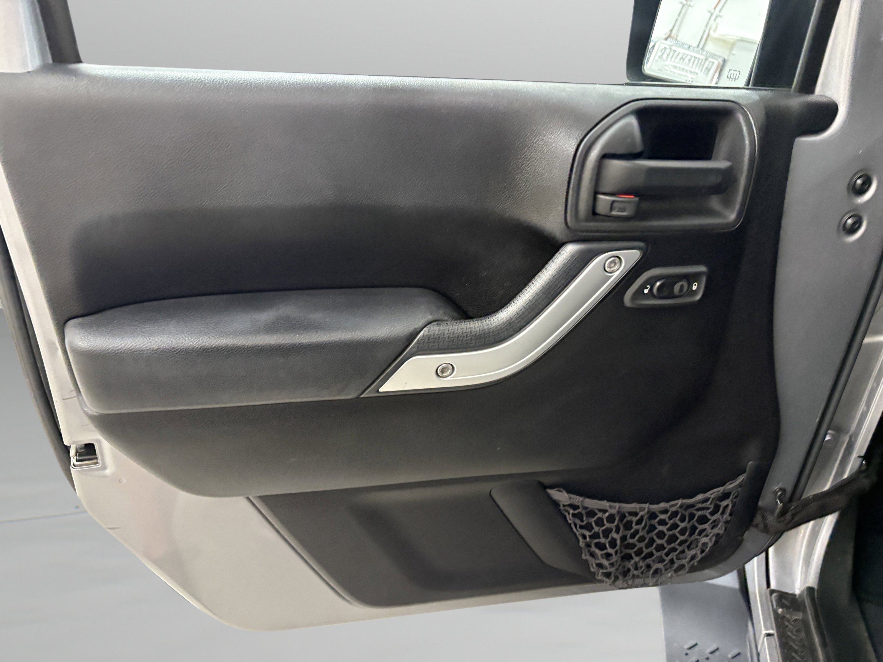 Used 2014 Jeep Wrangler Unlimited Sahara w/ Connectivity Group image 23