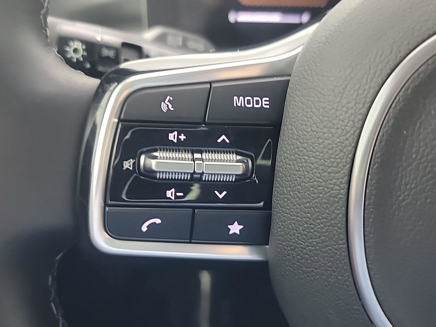 Used 2025 Kia Sorento EX w/ Panoramic Sunroof Package image 29