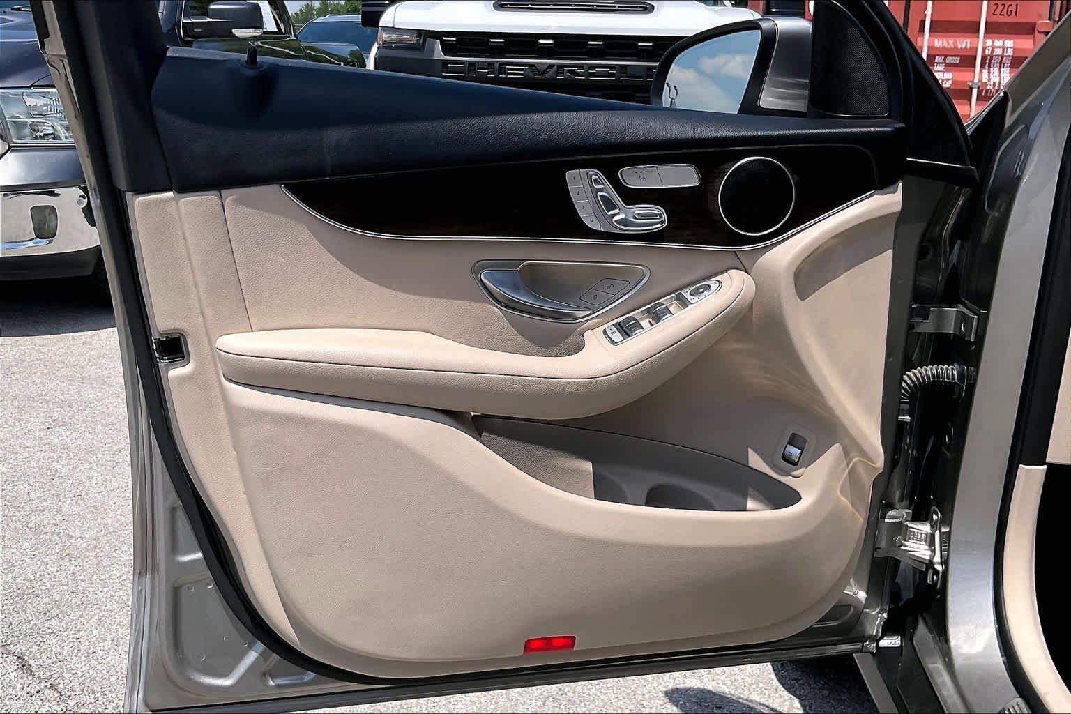Used 2020 Mercedes-Benz GLC 300 image 21