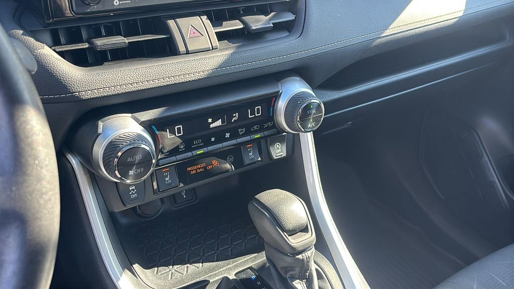 Used 2022 Toyota RAV4 XLE w/ Convenience Package image 20