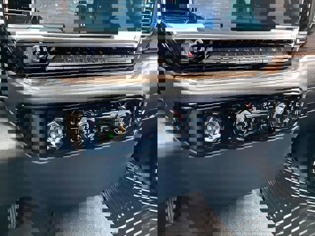 Used 2023 Chevrolet Silverado 1500 LT image 26