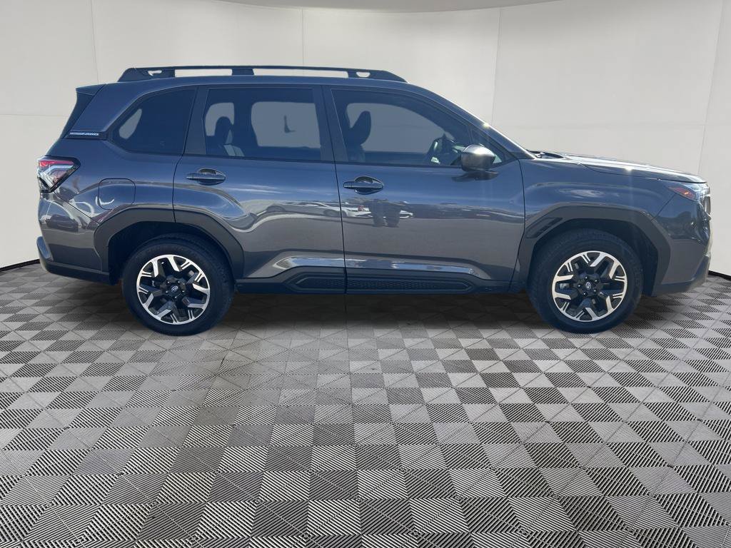 Used 2025 Subaru Forester AWD/4WD image 10