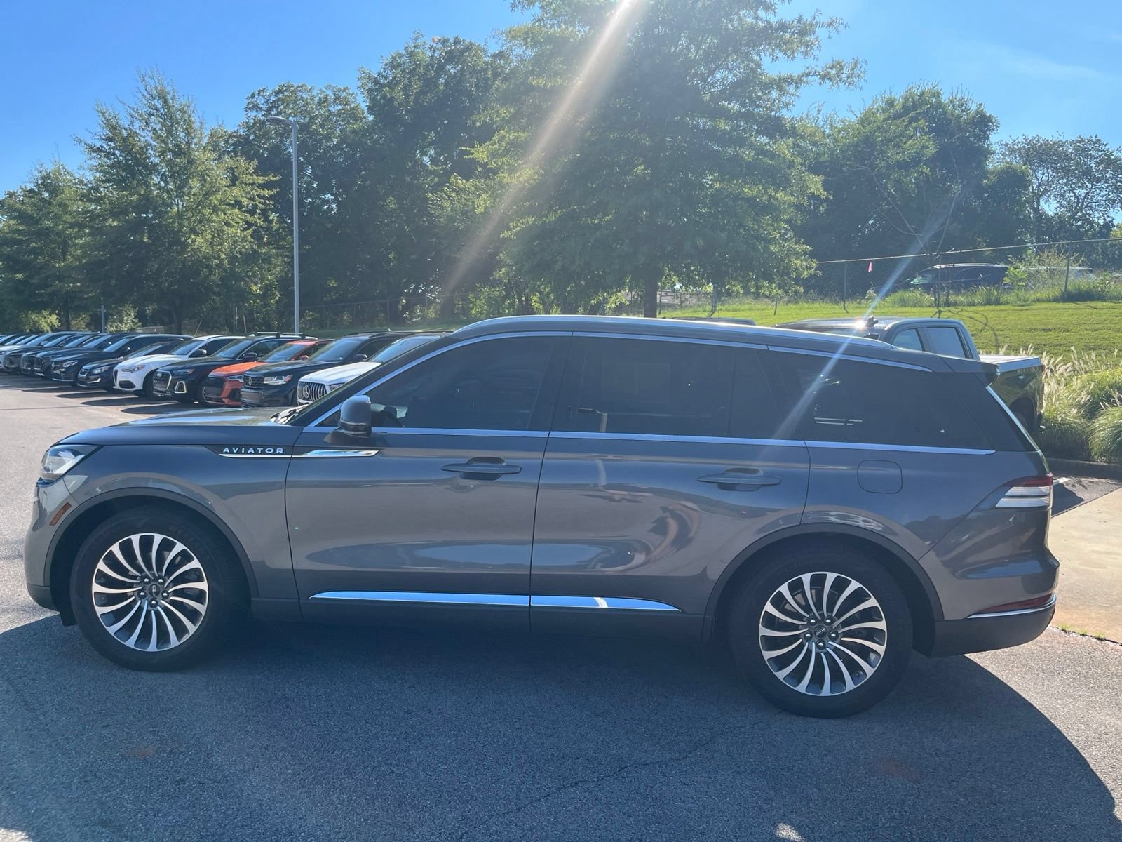 Used 2021 Lincoln Aviator Reserve RWD image 9