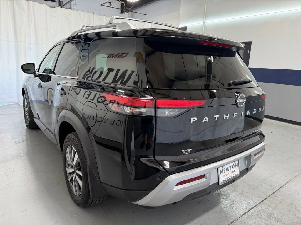 Used 2025 Nissan Pathfinder SL AWD/4WD image 35