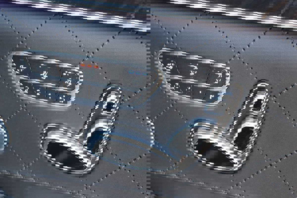 Used 2015 Mercedes-Benz S 63 AMG 4MATIC Sedan w/ Driver Assistance Package image 60