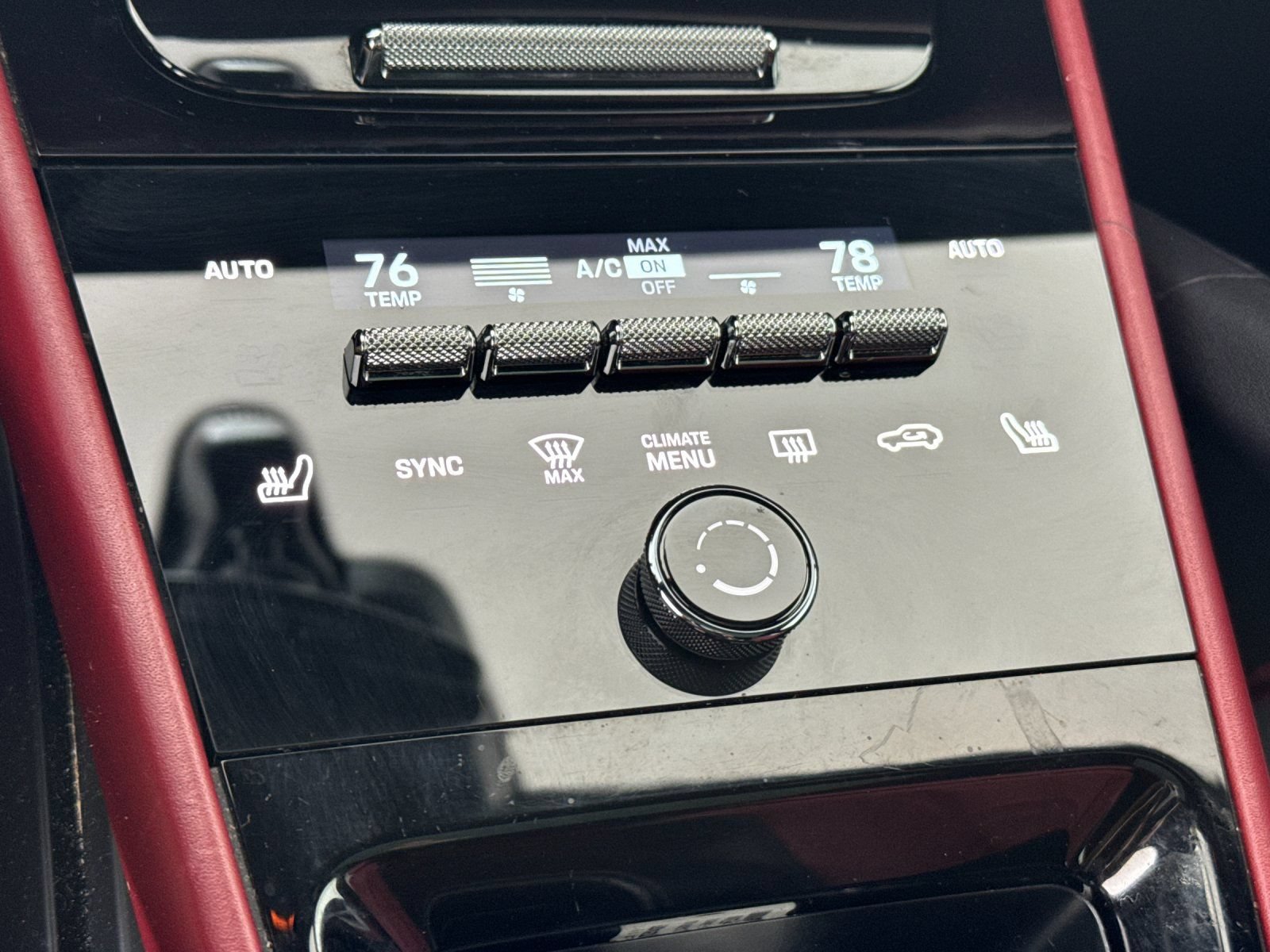 Certified 2024 Porsche Cayenne AWD/4WD image 21