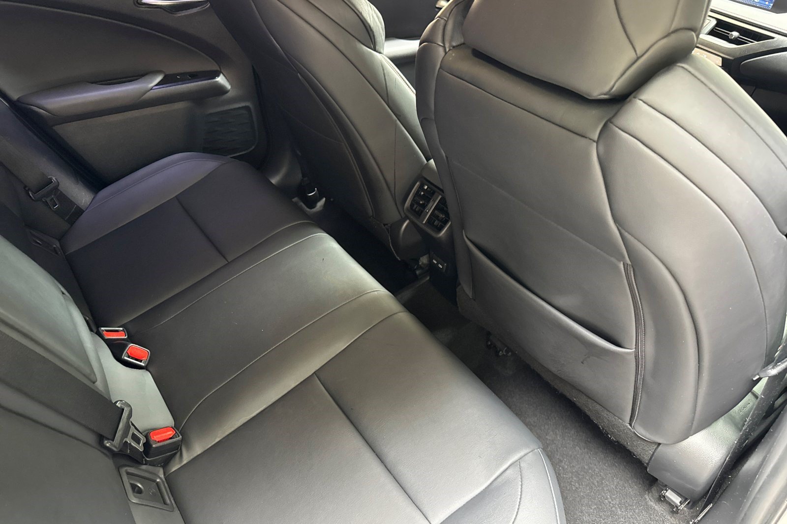 Certified 2021 Lexus UX 250h F Sport w/ Accessory Package (Z2) AWD/4WD image 33