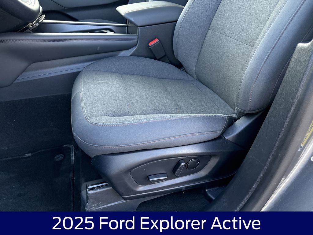 Used 2025 Ford Explorer Active image 12