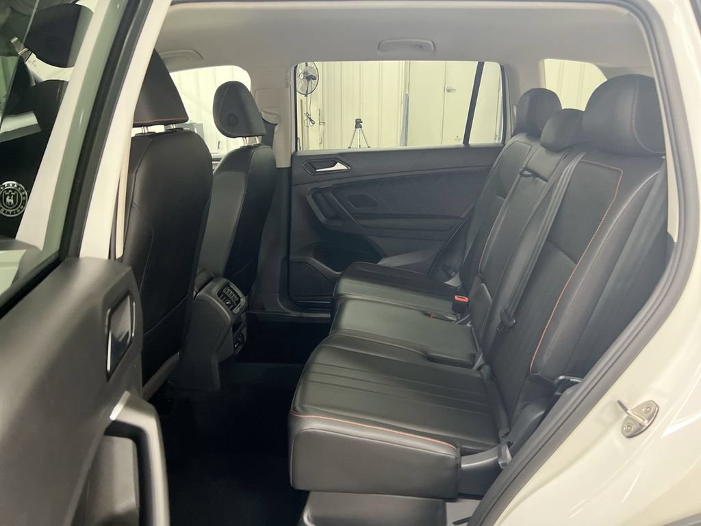 Used 2024 Volkswagen Tiguan SE AWD/4WD image 22