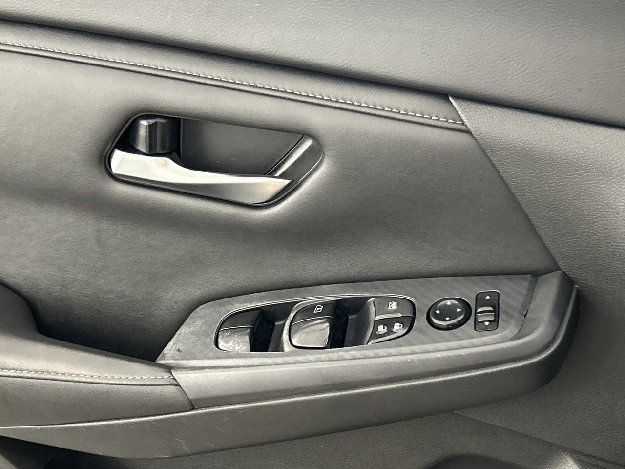 Used 2023 Nissan Sentra SV FWD image 19