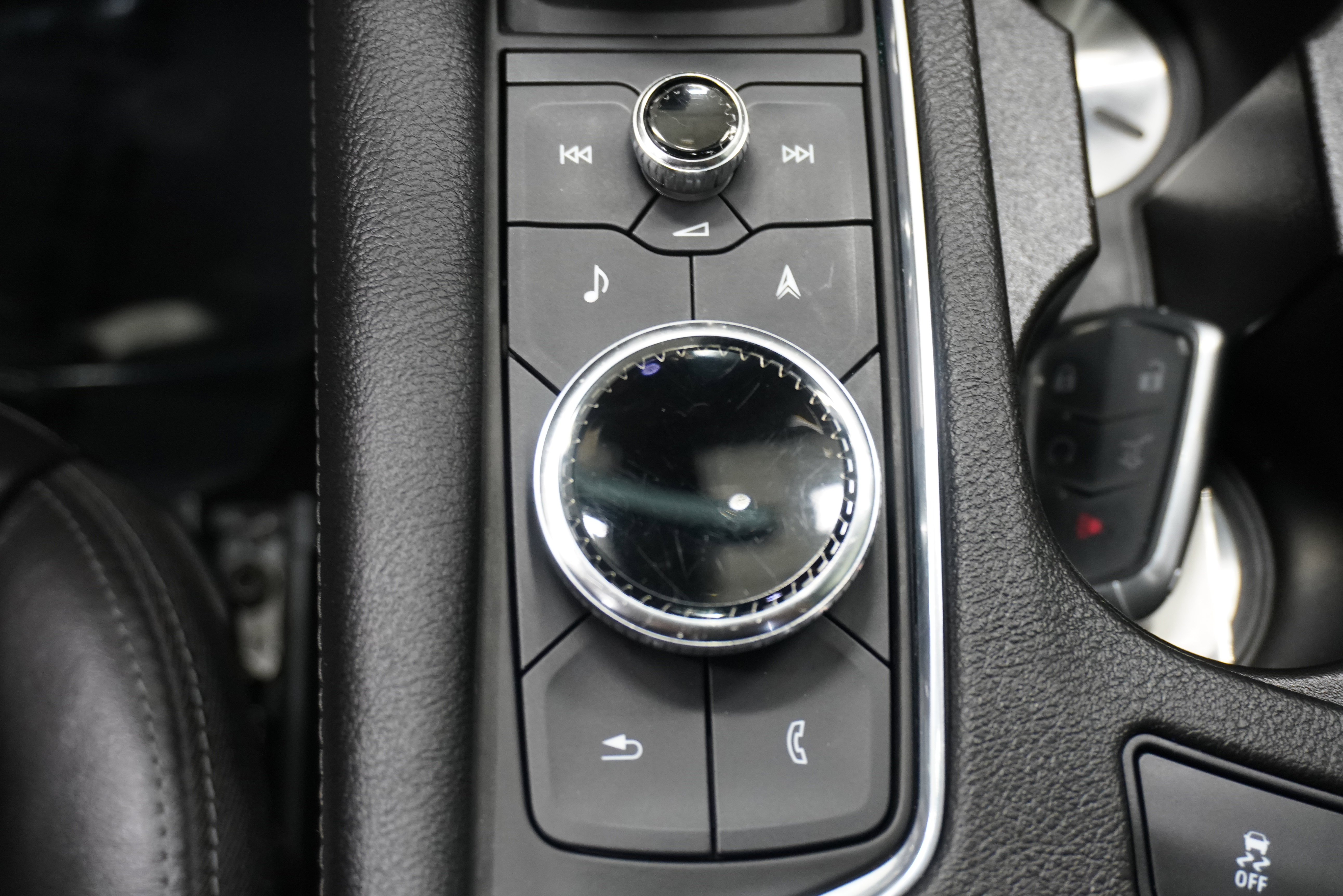 Used 2022 Cadillac XT5 Premium Luxury w/ Technology Package FWD image 27