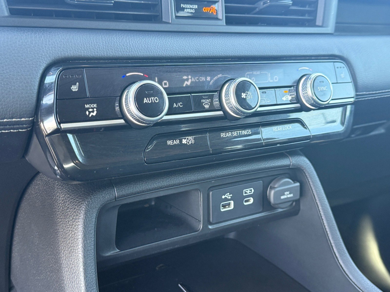 Used 2025 Honda Pilot Touring image 23