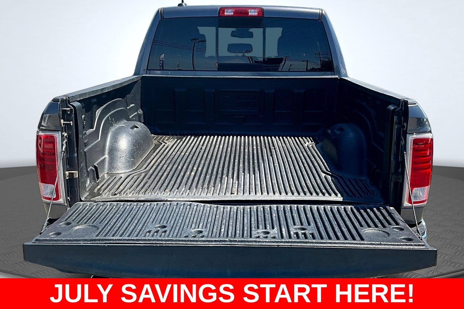 Used 2017 RAM 1500 Laramie AWD/4WD image 10