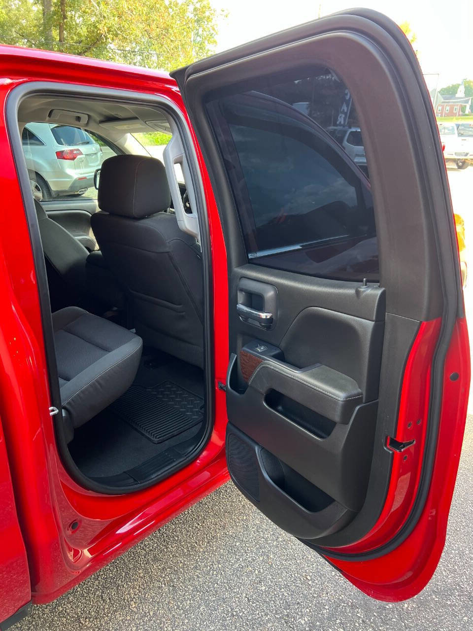 Used 2019 GMC Sierra 1500 SLE image 16