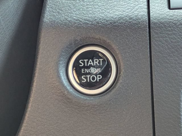 Used 2025 Nissan Frontier SV RWD image 29