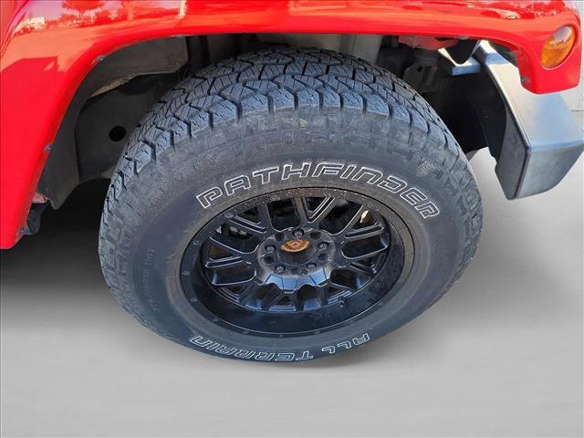 Used 2016 Jeep Wrangler Unlimited Sahara w/ Connectivity Group image 10