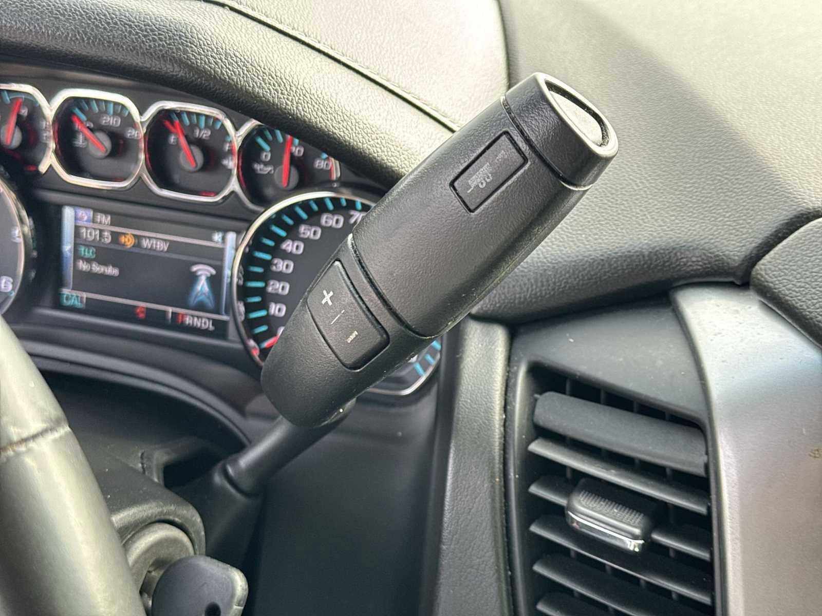 Used 2018 Chevrolet Tahoe LT image 24