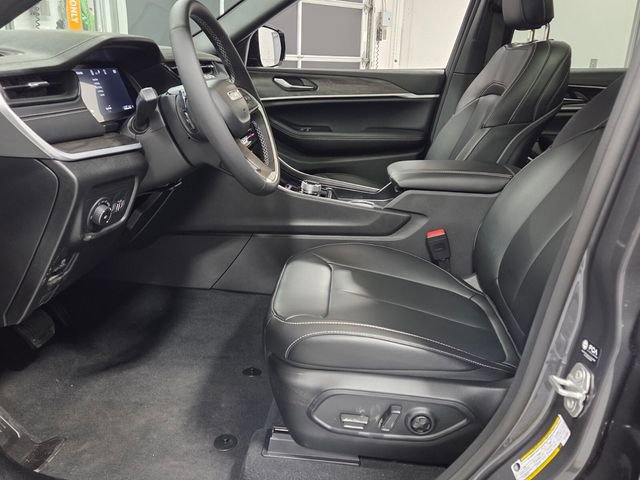 New 2026 Jeep Grand Cherokee Limited w/ Limited Altitude Package RWD image 5