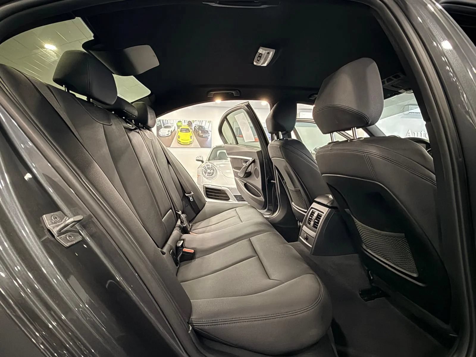Used 2018 BMW 330i Sedan RWD image 17