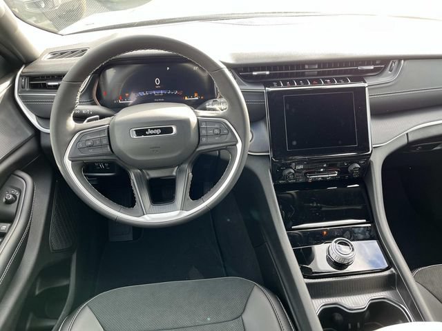 New 2025 Jeep Grand Cherokee 4WD image 12