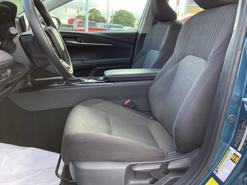 Used 2025 Toyota Camry LE FWD image 10