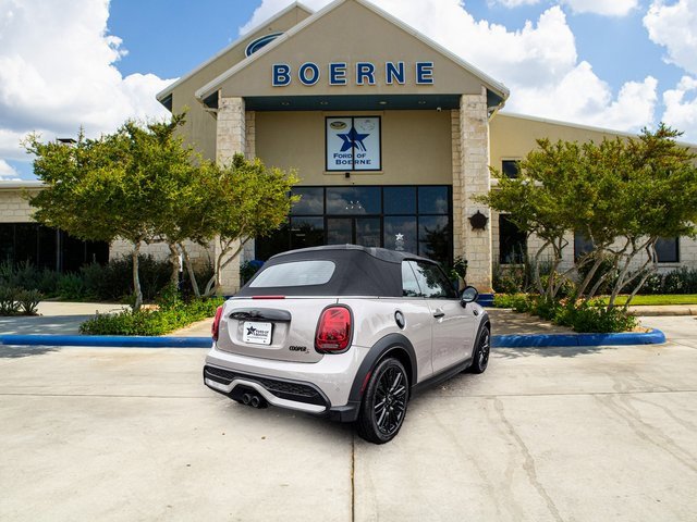 Used 2023 MINI Cooper S w/ Signature Upholstery Package image 4