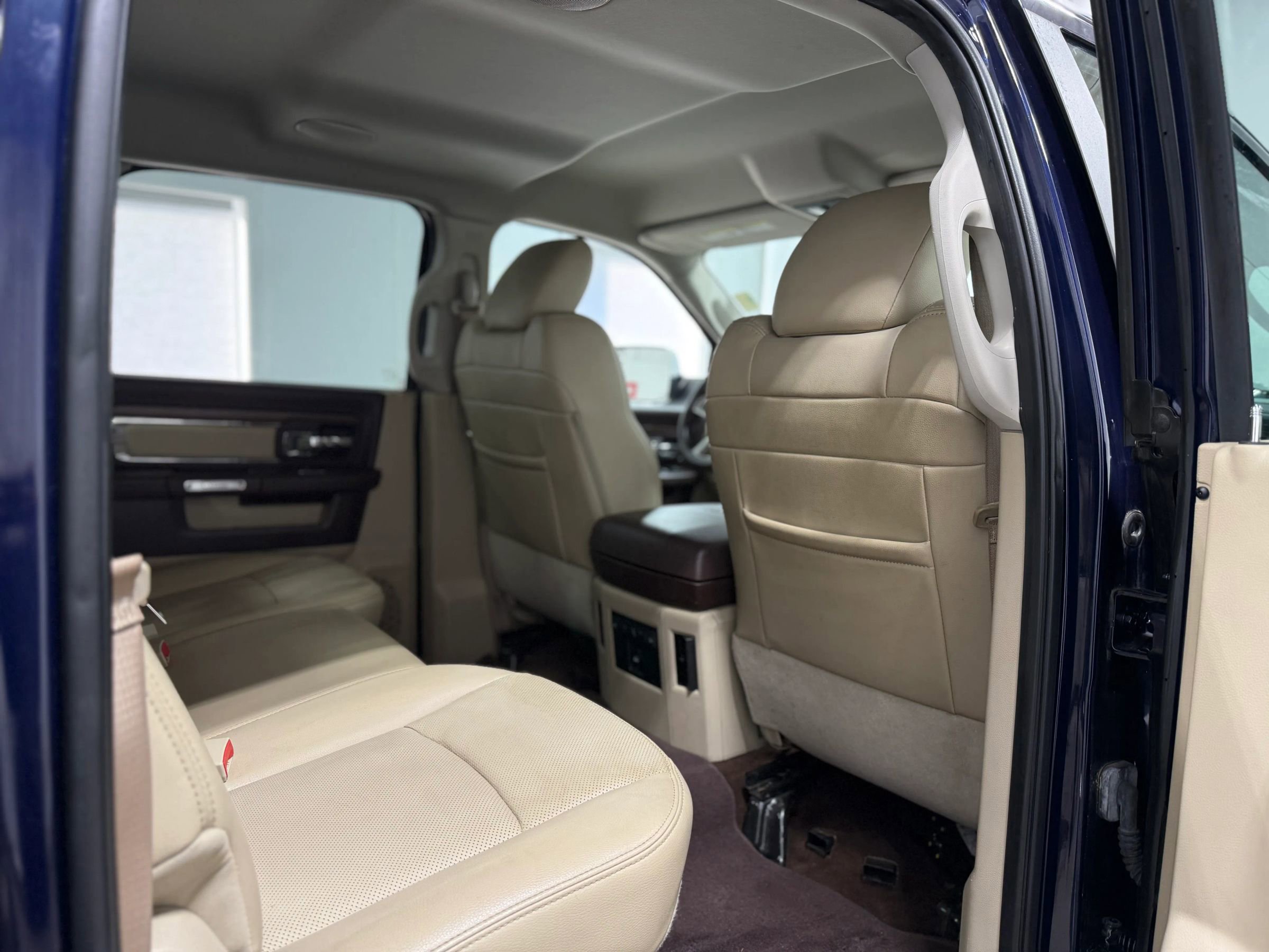 Used 2016 RAM 1500 Laramie image 27