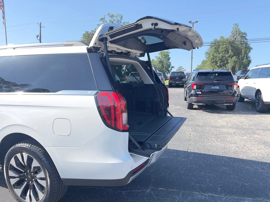 New 2026 Ford Expedition Max Platinum w/ Driver's Package AWD/4WD image 4