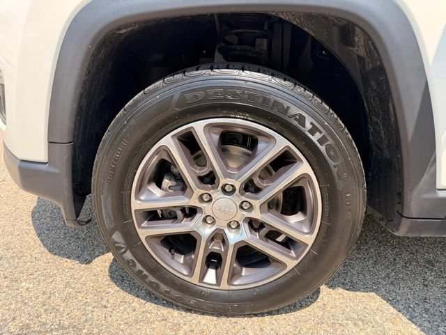 Used 2020 Jeep Compass Latitude AWD/4WD image 38