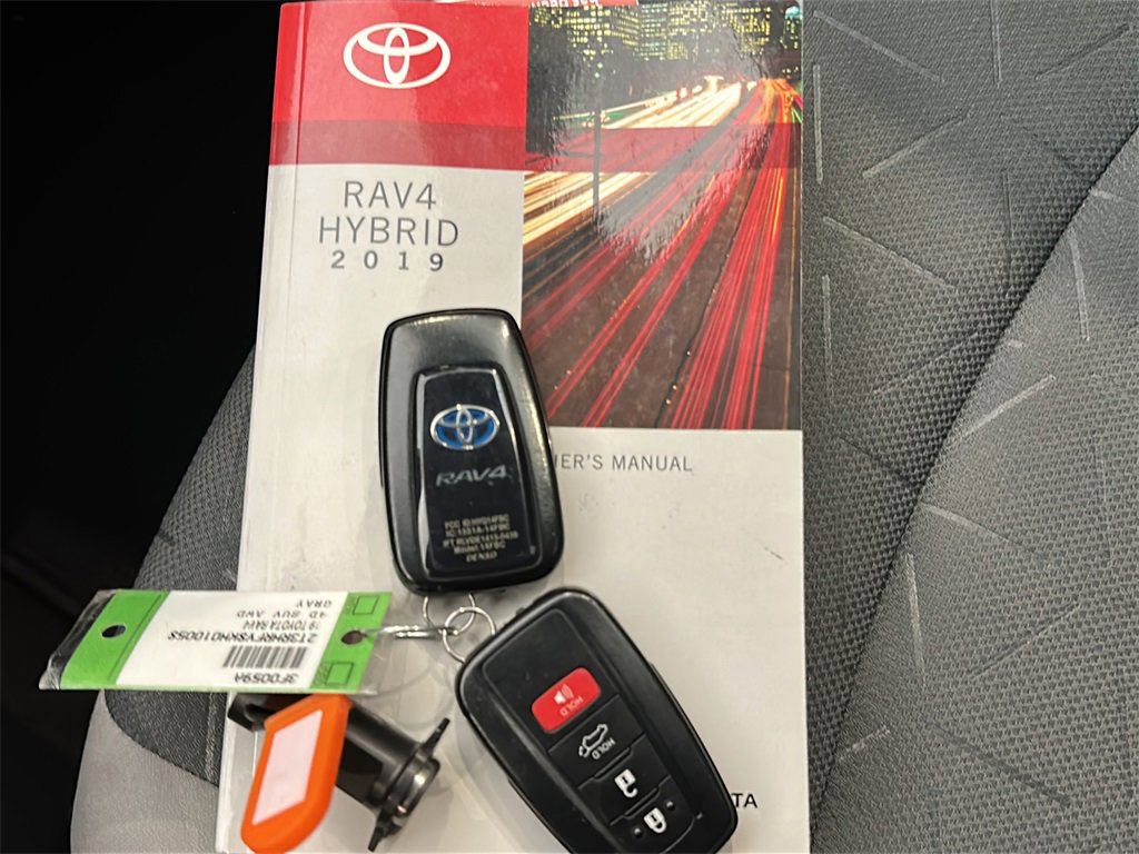 Used 2019 Toyota RAV4 XLE image 29