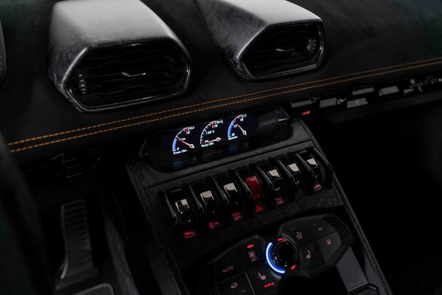 Used 2018 Lamborghini Huracan Performante image 17