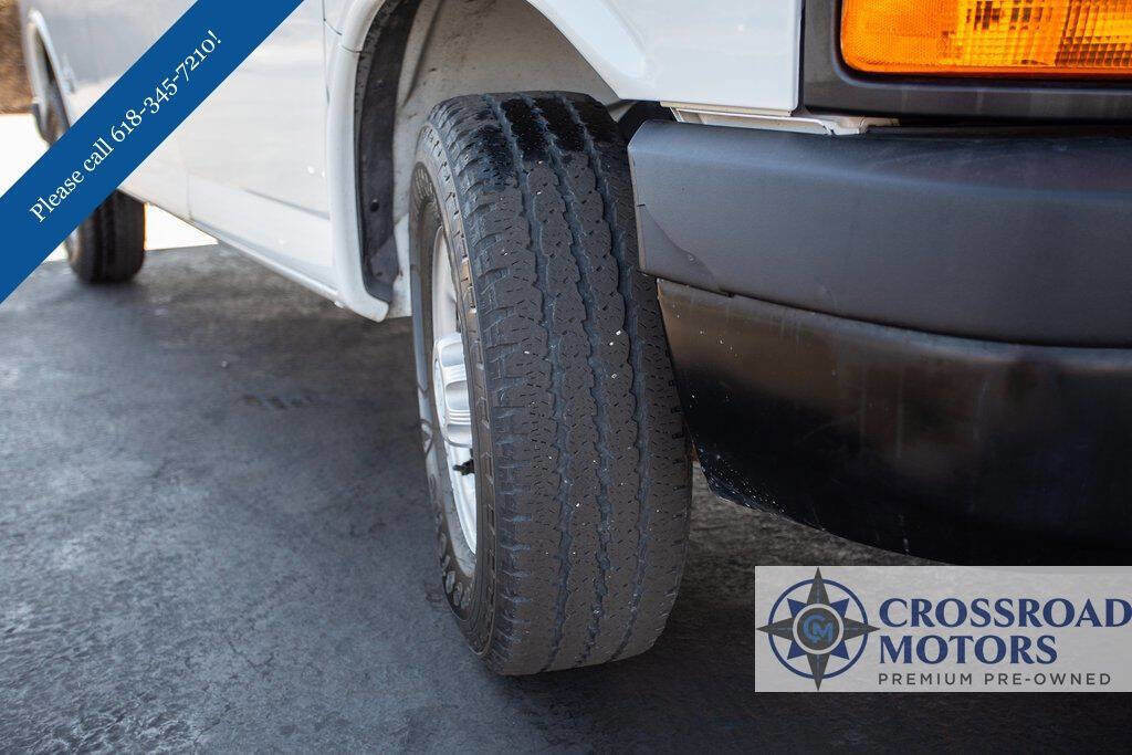 Used 2016 Chevrolet Express 2500 RWD image 11