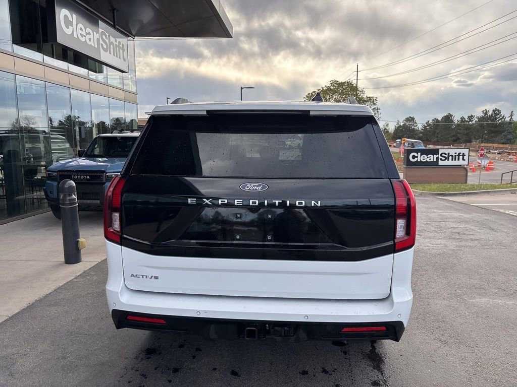 Used 2025 Ford Expedition Active AWD/4WD image 5