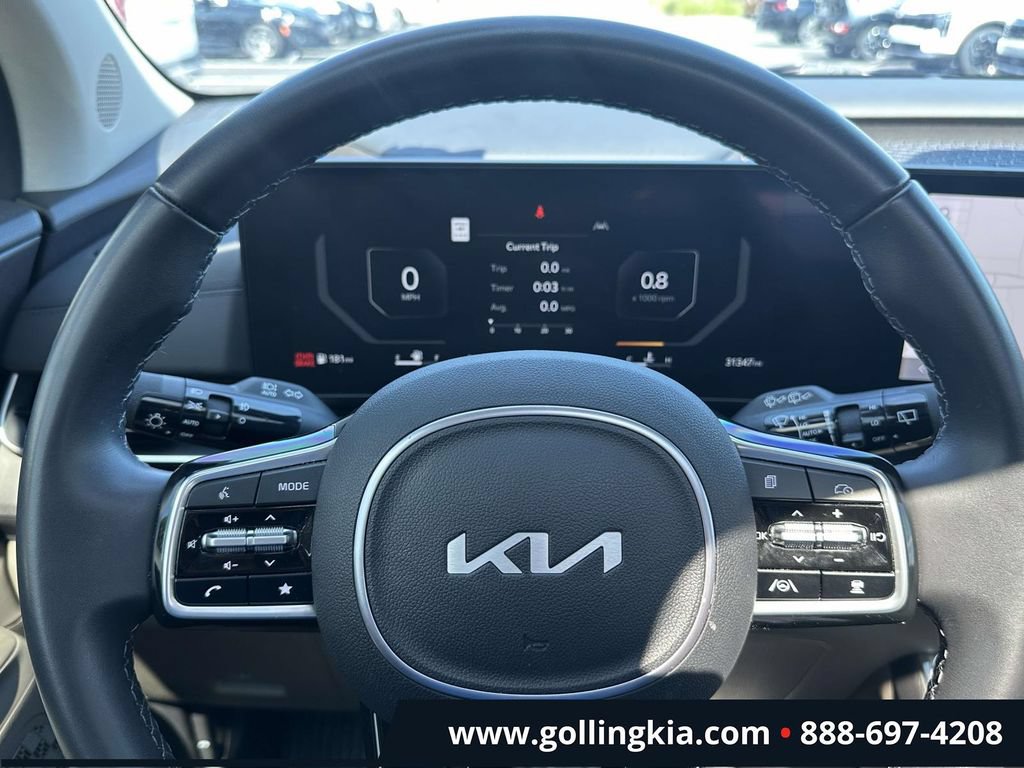 Certified 2025 Kia Carnival SX FWD image 19