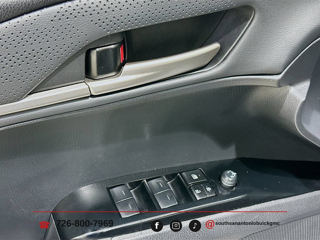 Used 2025 Toyota Camry XSE FWD image 19