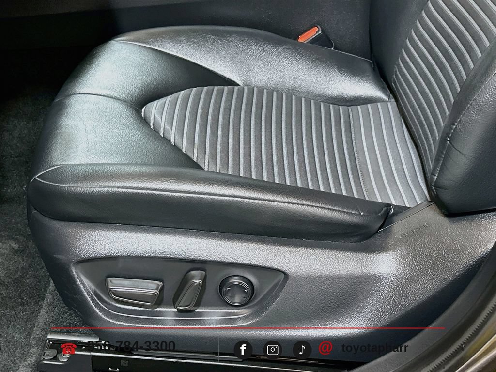 Used 2023 Toyota Camry SE FWD image 17