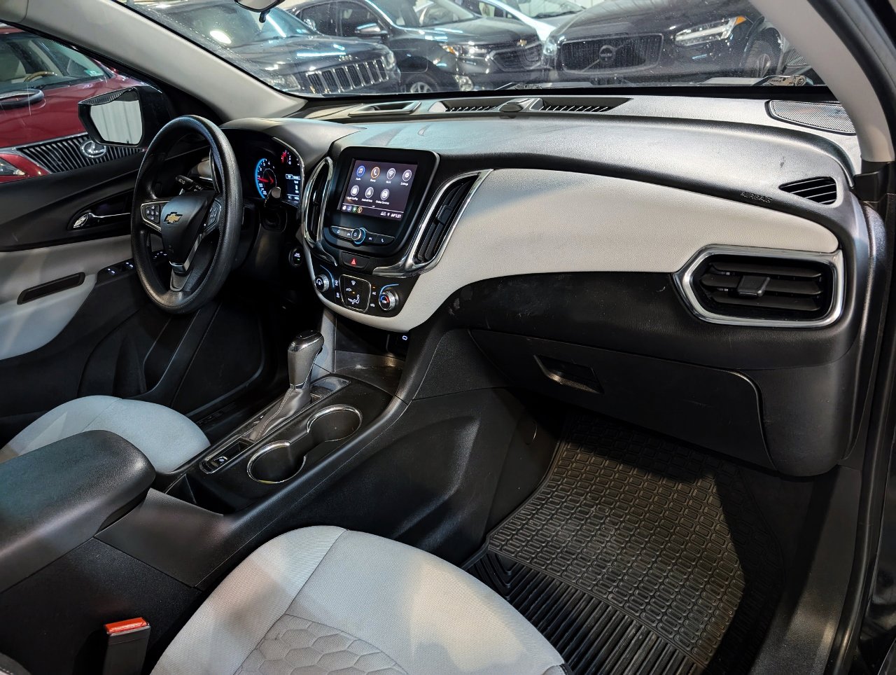 Used 2020 Chevrolet Equinox LS image 29