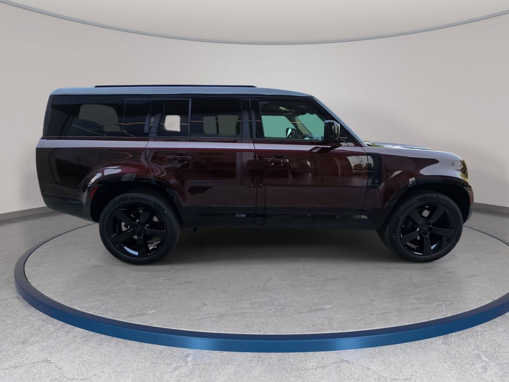 New 2026 Land Rover Defender 130 X-Dynamic SE AWD/4WD image 4