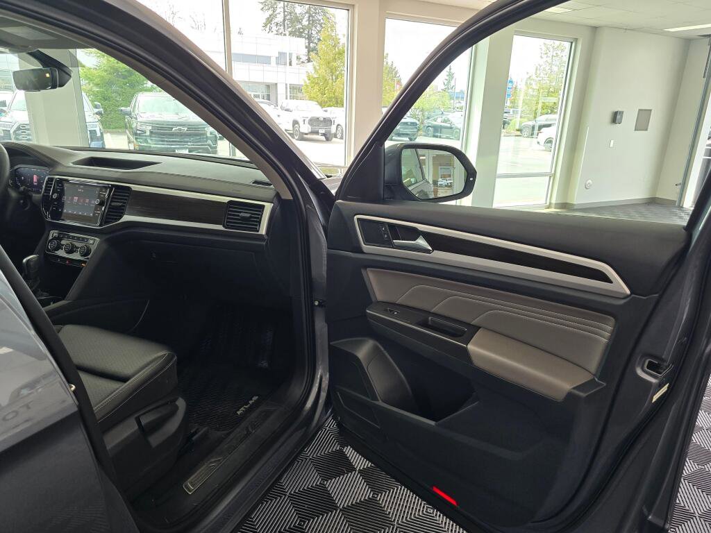 Used 2023 Volkswagen Atlas SE w/ Panoramic Sunroof Package image 43