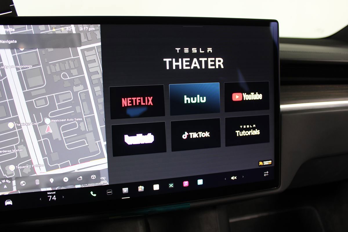 Used 2024 Tesla Model X AWD/4WD image 17