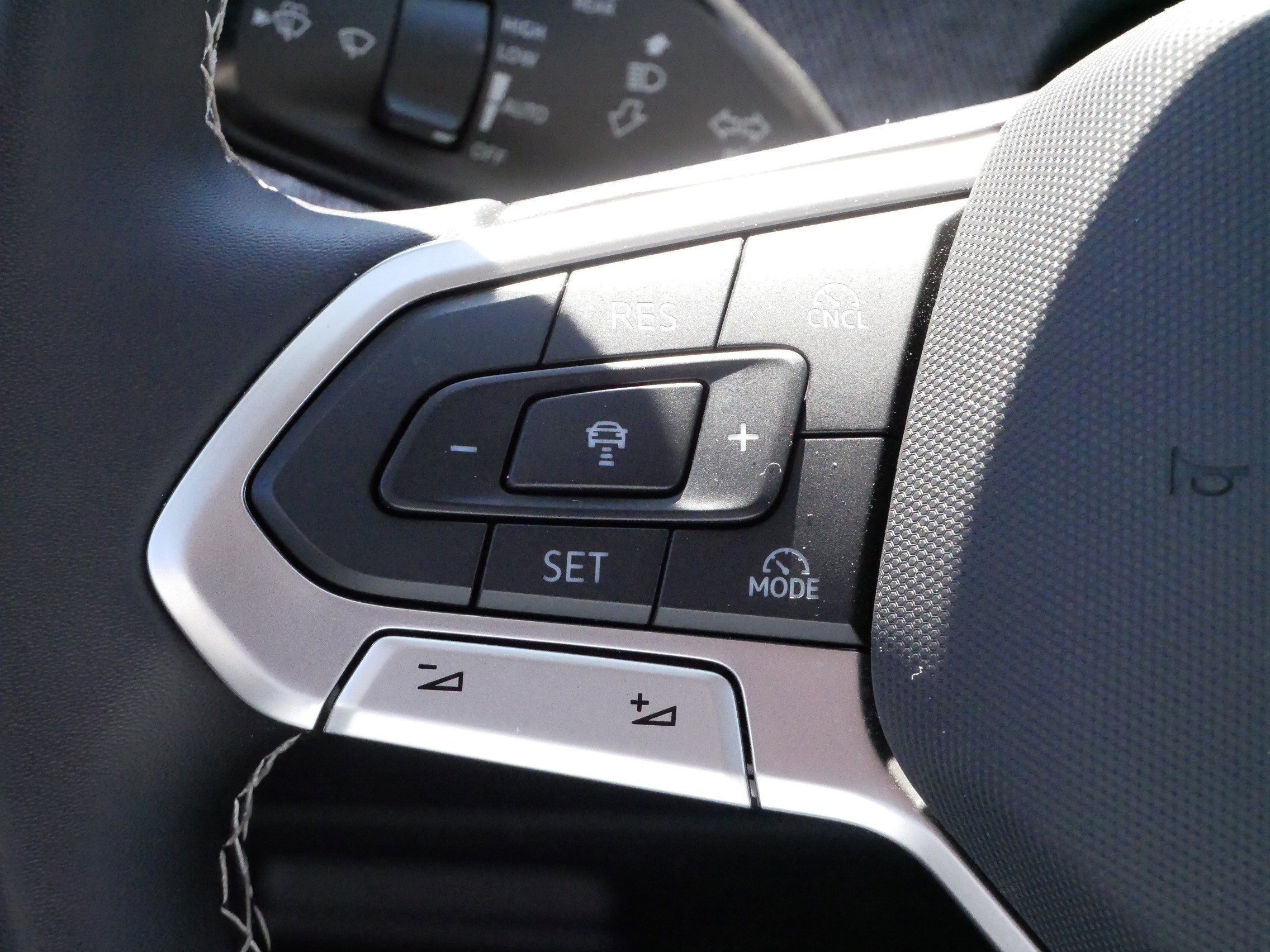 Certified 2025 Volkswagen Tiguan S AWD/4WD image 25