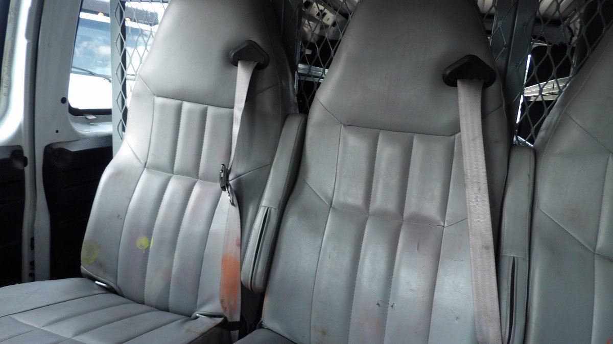 Used 2017 Chevrolet Express 2500 RWD image 20