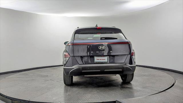 Used 2024 Hyundai Kona SEL image 7
