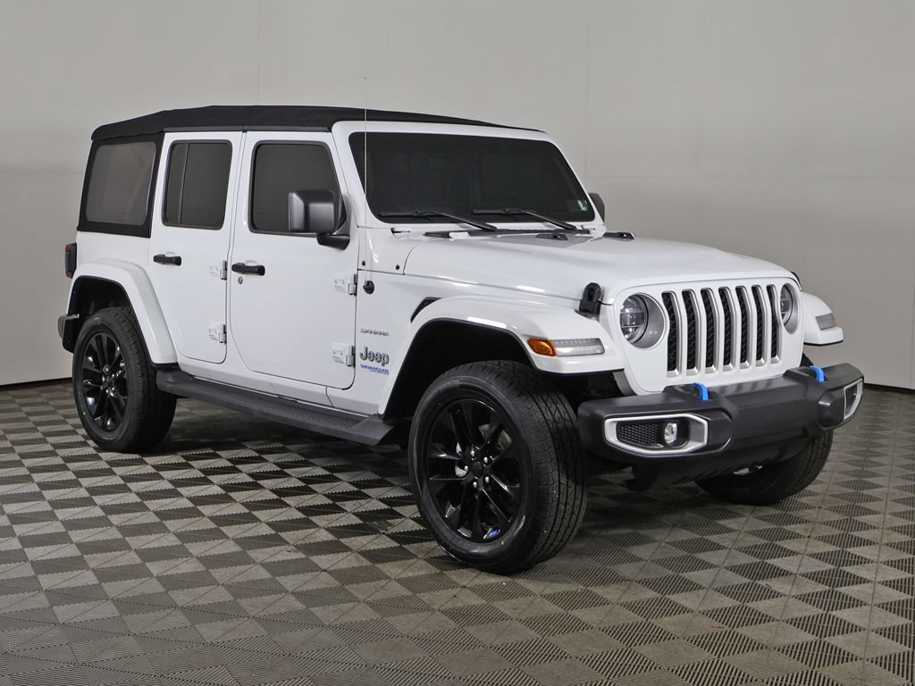 Used 2022 Jeep Wrangler Unlimited Sahara w/ Cold Weather Group AWD/4WD image 30